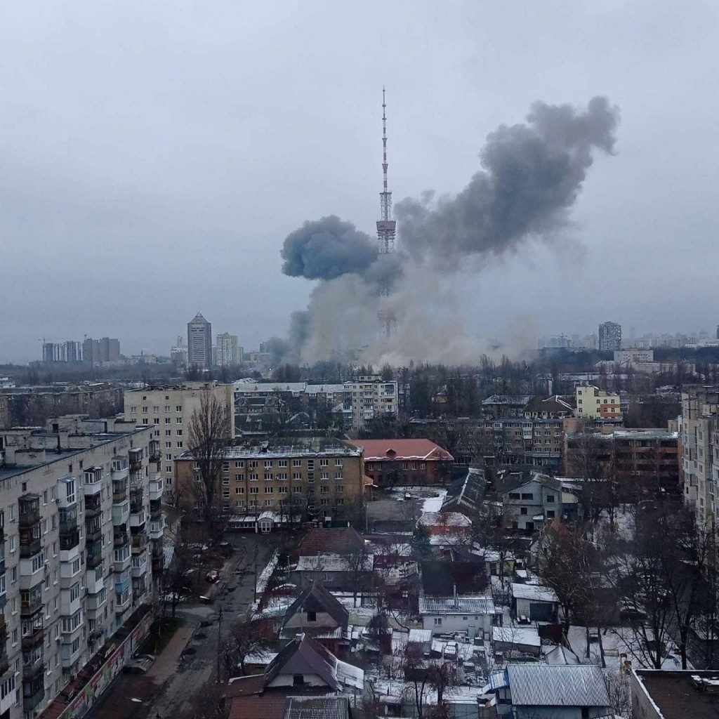 Враг обстрелял киевскую телевышку. Просят не паниковать (ФОТО) 1