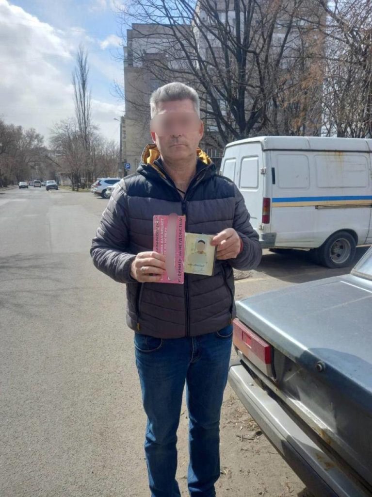 На Николаевщине задержали мужчину, который снимал на видео блокпосты (ФОТО) 3