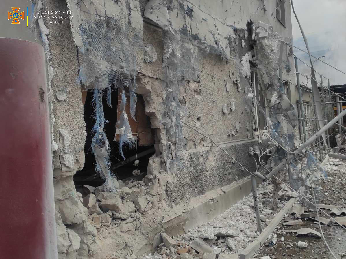 Во время утренних обстрелов Николаева в Терновке погиб мужчина (ФОТО)