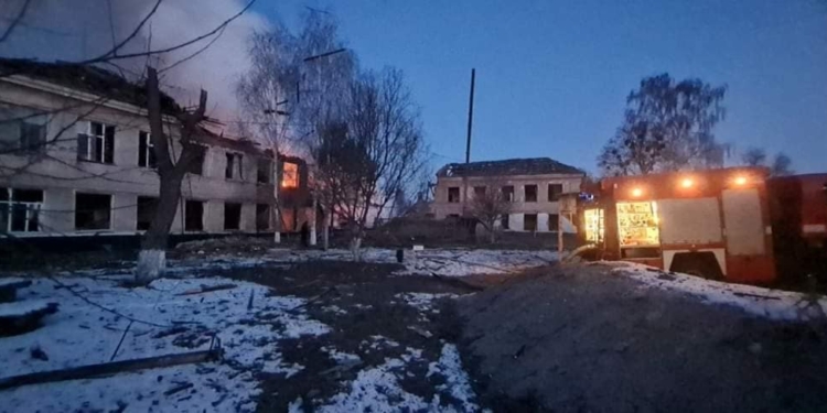 Нічні обстріли рашистами Харьківщини та Києва: зруйновано багатоповерхівку та навчальний заклад, є загиблі і поранені (ФОТО, ВІДЕО)