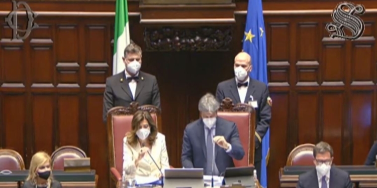 Зеленский рассказал итальянцам о Мариуполе: “Представьте полностью сожженную Геную” (ВИДЕО) 