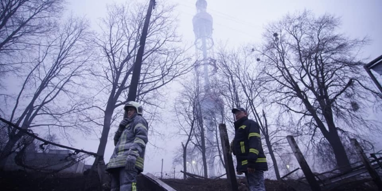 В результате ракетных ударов по телевышке в Киеве 5 погибших, 5 раненых (ФОТО)