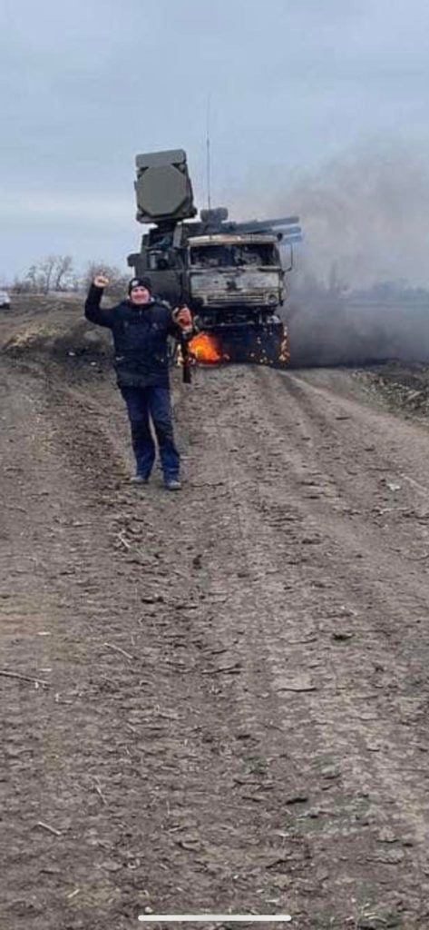 Под Баштанкой фермеры сожгли самоходный ЗРПК "Панцирь-С" (ФОТО, ВИДЕО) 3