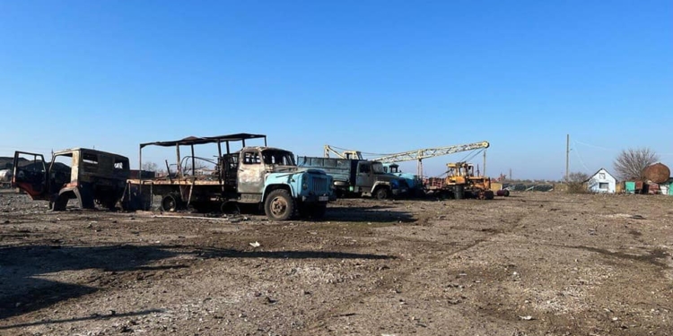 Русские вертолеты разгромили базу дорожной техники, которая строила объездную вокруг Николаева – Ким (ФОТО)