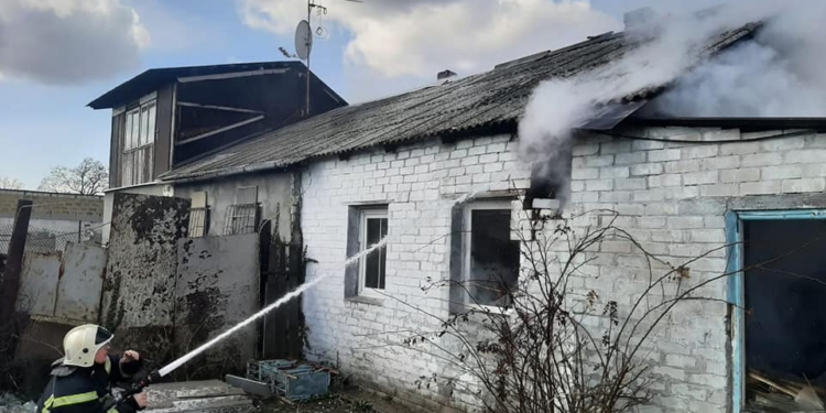 В Корабельном районе снаряд попал в частный дом (ФОТО)