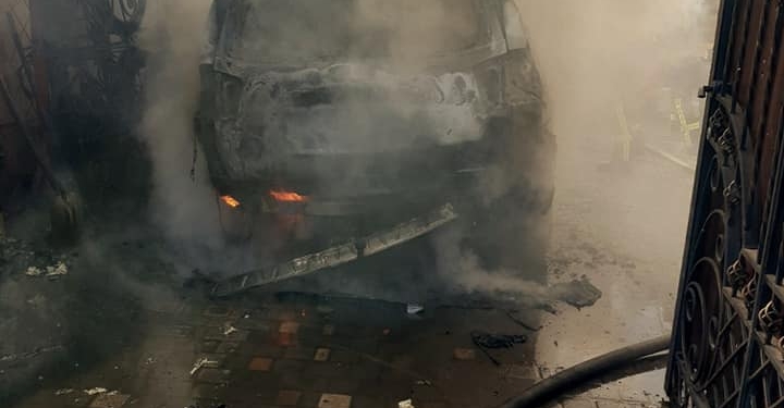 Через обстріли мікрорайону Соляні в Миколаєві рятівники не взмозі згасити пожежі (ФОТО)