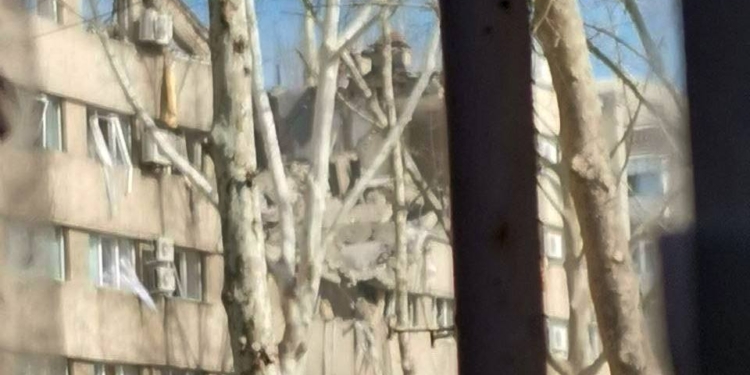 Обстрел Николаева: пострадала гостиница в центре города и больница (ФОТО и ВИДЕО)