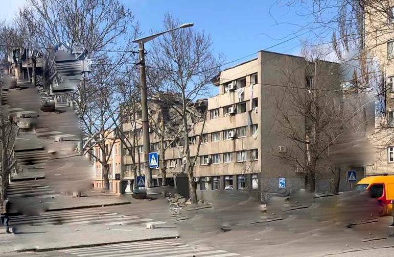 Обстрел Николаева: пострадала гостиница в центре города и больница (ФОТО и ВИДЕО) 4