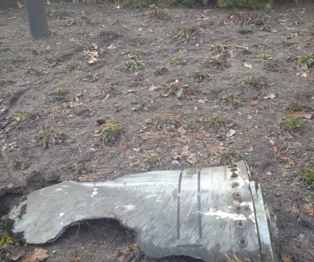 Во двор дачи Зеленского упал обломок ракеты