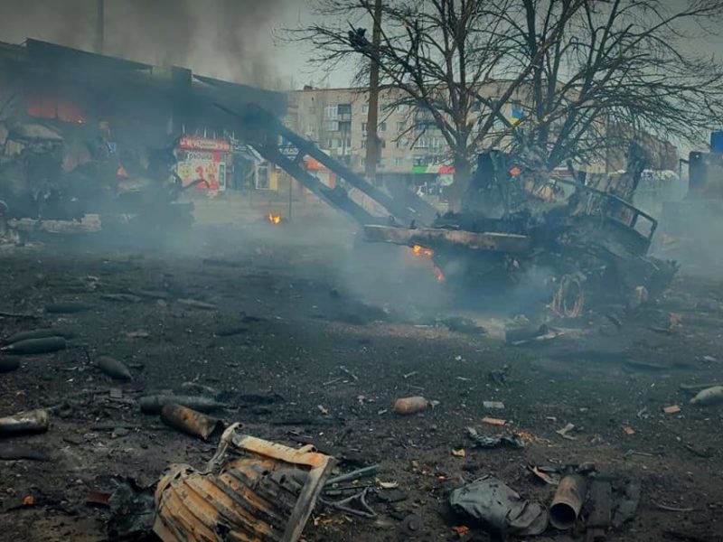 В Баштанке после сегодняшних обстрелов горели дома и магазины (ФОТО, ВИДЕО)