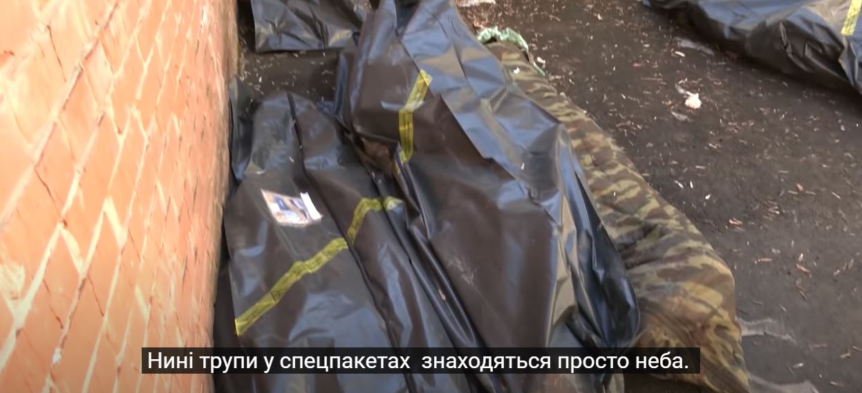 Русский мир. Сумщина страдает от количества трупов рашистов – их так никто и не забрал, решили временно прикопать (ВИДЕО)