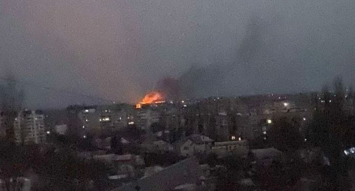 Обстрел Николаева 11 марта. Пожары, снаряд в квартире, осколочное ранение (ВИДЕО)