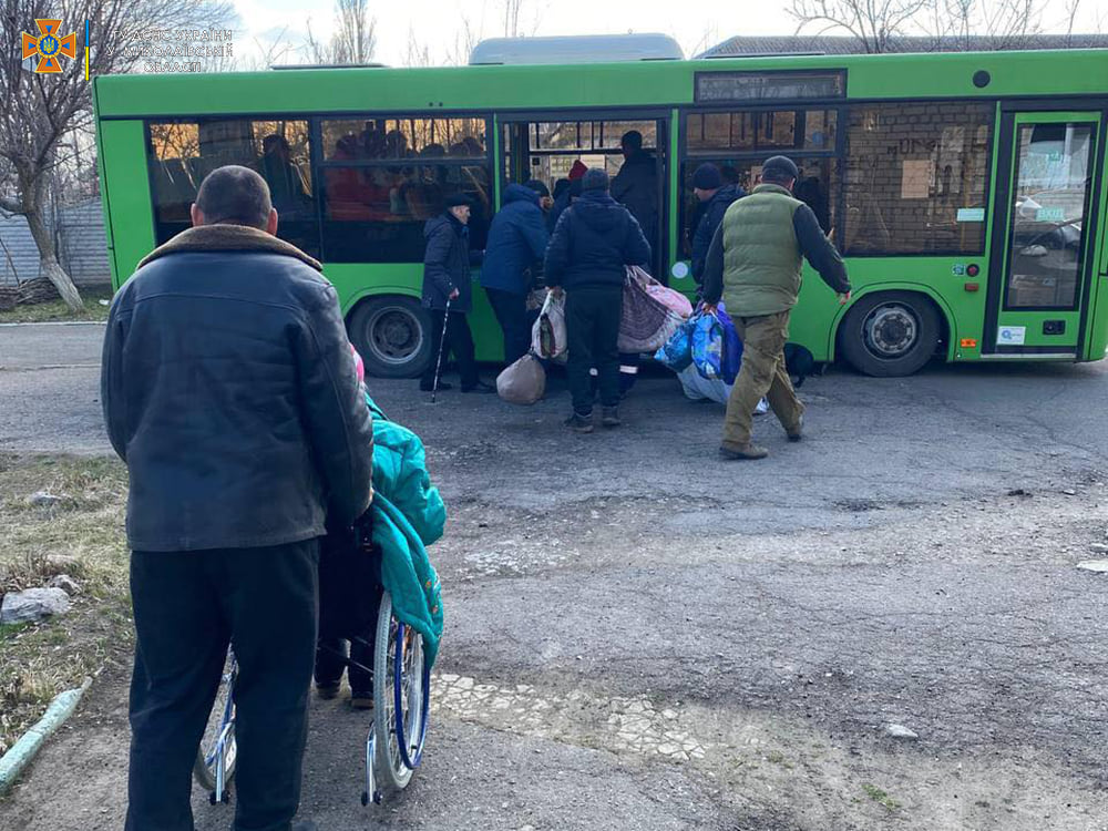 В Николаев из трех сел вывезли еще 75 человек (ФОТО) 11