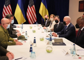 США будут с Украиной до победы — Байден на встрече с Кулебой и Резниковым (ВИДЕО)