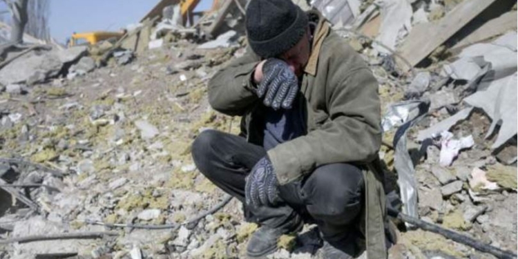 Ракетный удар в Николаеве по казармам в Соляных: из-под завалов уже достали 50 тел, – ВВС