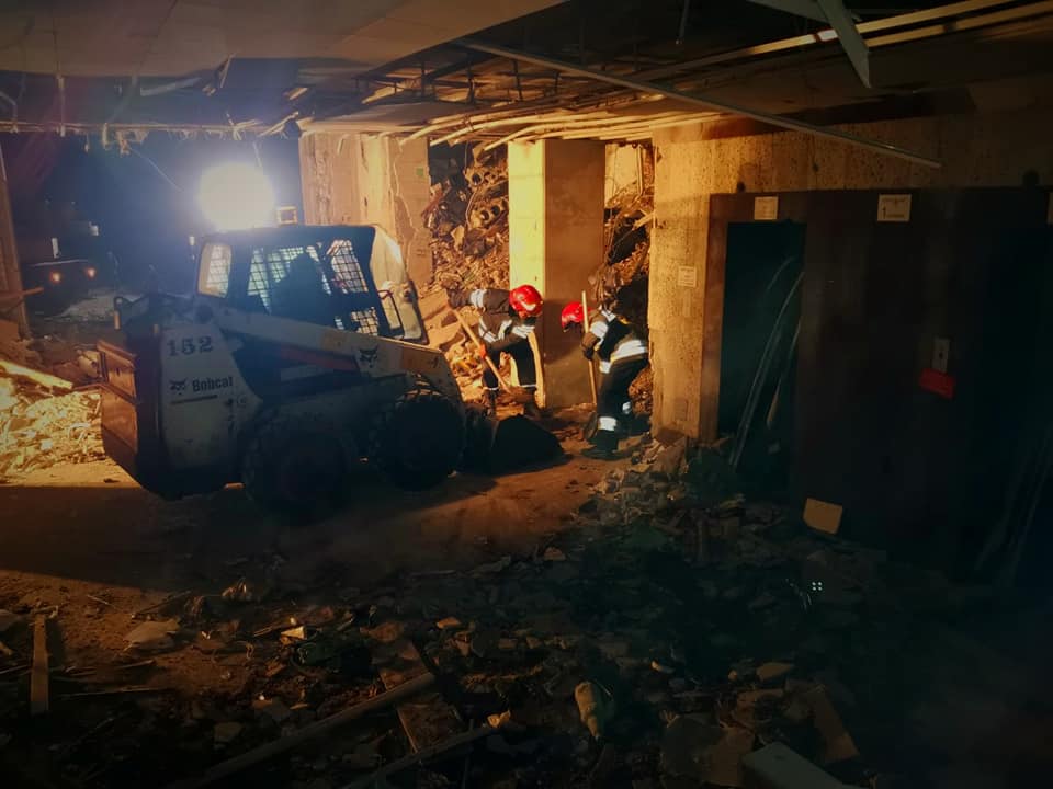 Разбор завалов здания Николаевской ОВА: спасатели ночью нашли еще одного погибшего (ФОТО) 15