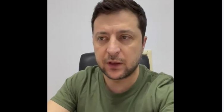 Зеленский обратился к мировому сообществу в связи с атакой на Запорожскую АЭС (ВИДЕО)