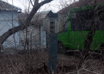В Николаеве на Водопое упала, но не разорвалась ракета – торчит из земли (ФОТО)