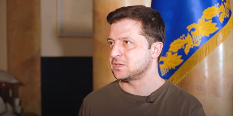 “Они не знают нас, их просто послали убивать и умирать”, – Зеленский дал интервью иностранным СМИ (ВИДЕО)