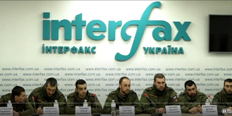 “Не обижайтесь на нас за то, что так получилось”. Пленные разведчики РФ вышли на пресс-конференцию (ВИДЕО)