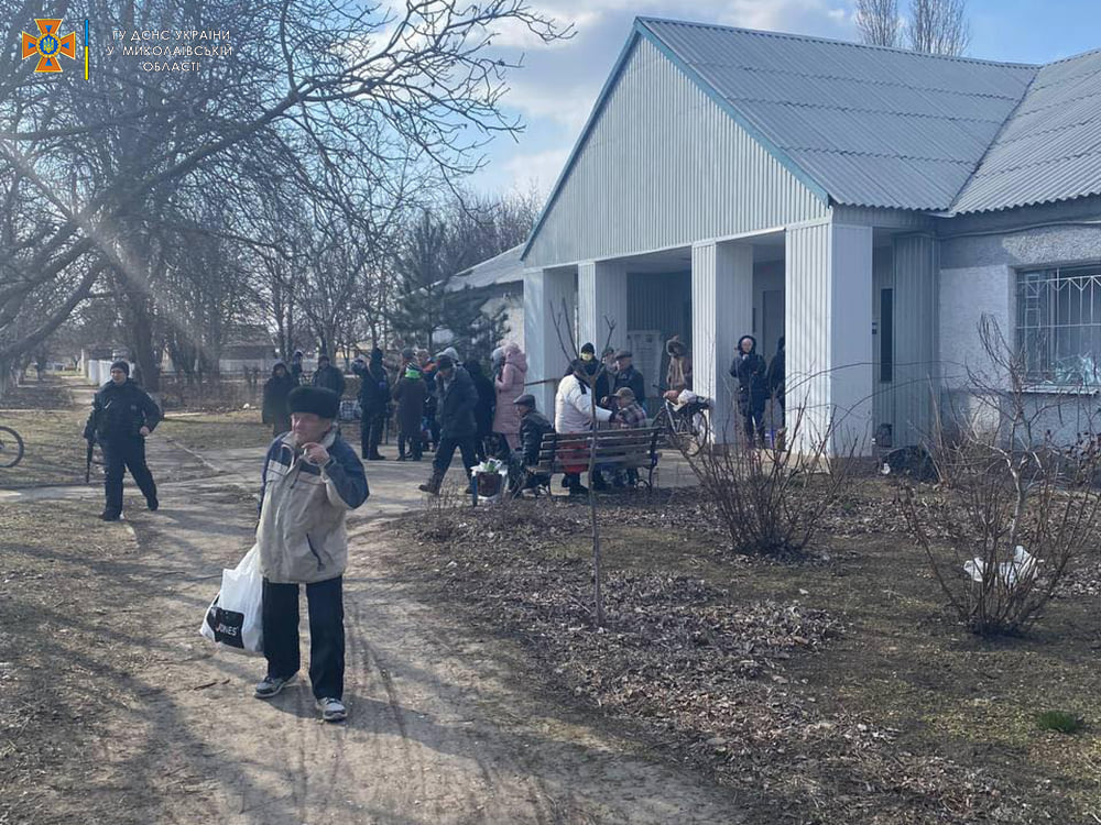 В Николаев из трех сел вывезли еще 75 человек (ФОТО) 17