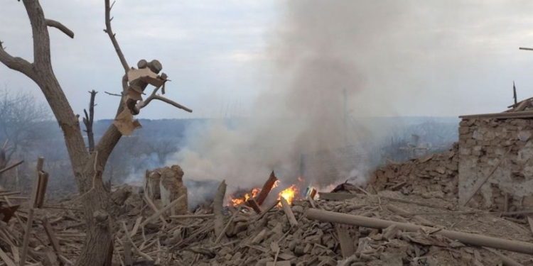 В Снигиревке в результате авиаудара повреждены 30 домов, 11 разрушены (ВИДЕО)