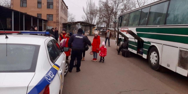 Из Первомайска эвакуируют женщин и детей (ФОТО)
