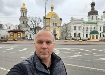 Шуфрич заявил, что просто делал селфи, а не фотографировал блокпост