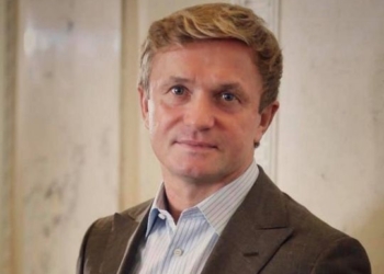 Нардеп-миллионер пытался покинуть Украину с крупной суммой в долларах, – СМИ
