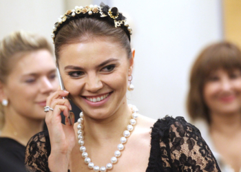 Кабаеву требуют выгнать из Швейцарии: «пусть «русская Ева Браун» отправляется к своему «фюреру»