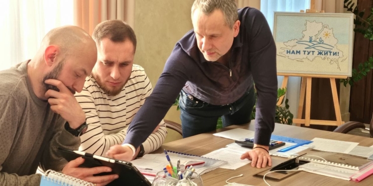 Жизнь под оккупацией. Мэр Херсона Колыхаев рассказал о сбежавших в первый день войны и о тех, кто напоминает о себе издалека