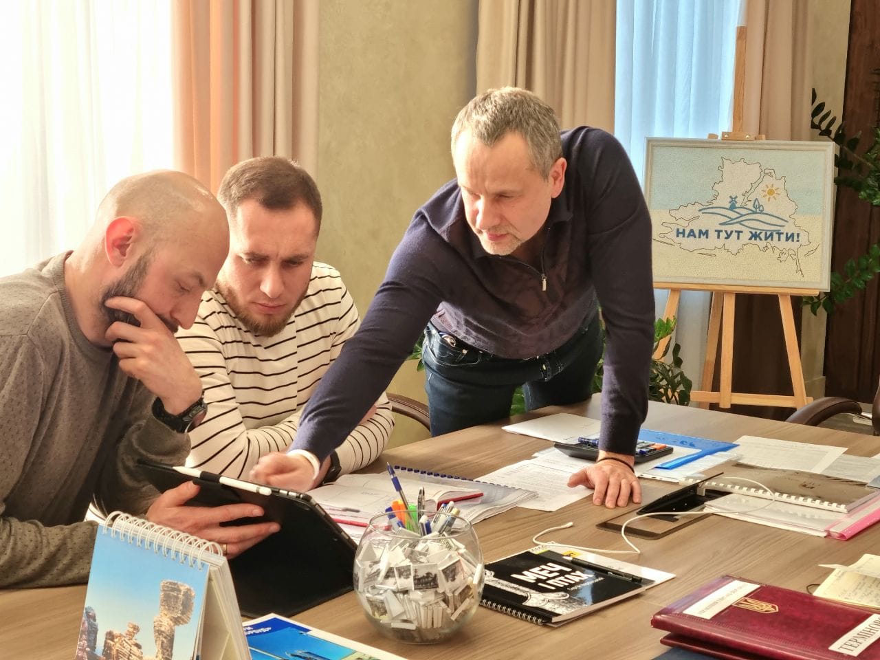 Жизнь под оккупацией. Мэр Херсона Колыхаев рассказал о сбежавших в первый день войны и о тех, кто напоминает о себе издалека