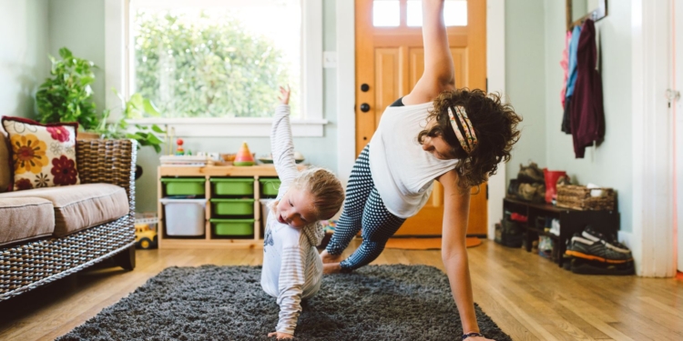 Українцям надали безкоштовний доступ до додатка з тренуваннями для дітей та дорослих