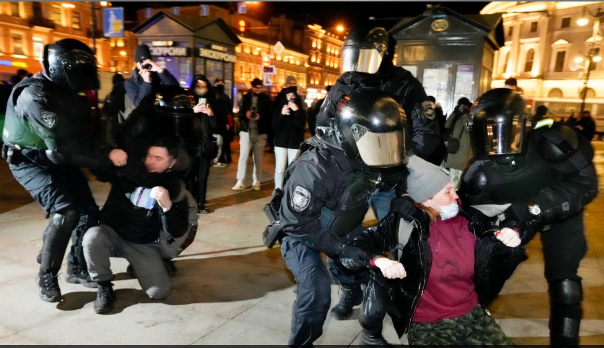 Явка с повинной. Суд в Москве признал плакат “Фашизм не пройдет” дискредитацией армии