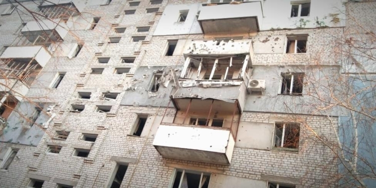 Вчора після обстрілів на Миколаївщині горіли склад, балкон, ліс. Сьогодні – будинки в Миколаєві