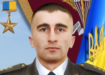 Под Николаевом в бою погиб офицер-десантник Андрей Хоменко.  Он удостоен звания “Герой Украины” и ордена “Золотая Звезда” (ФОТО)