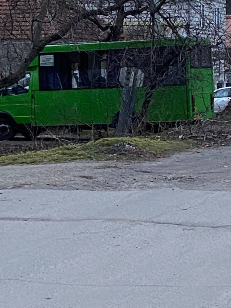 В Николаеве на Водопое упала, но не разорвалась ракета - торчит из земли (ФОТО) 2