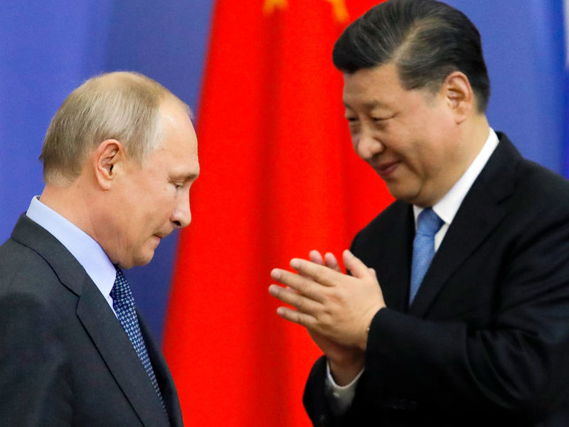 Зустріч Путіна та Сі Цзіньпіна на фоні поразки армії рф. Хто чим ризикує