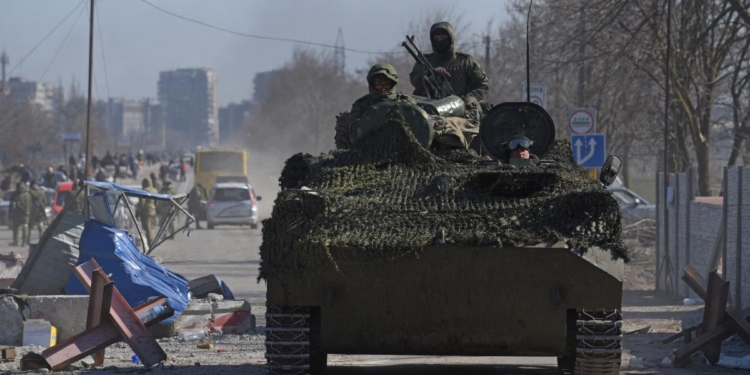 Рашисты продолжают пытаться обойти Николаев, хотя прогресса нет – британская разведка