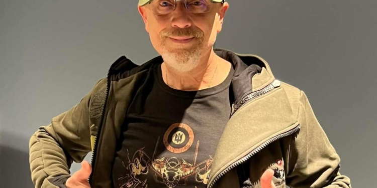 “Це вже не армія – це звичайні боягузи і терористи”. Міністр оборони Рєзніков звернувся до українців