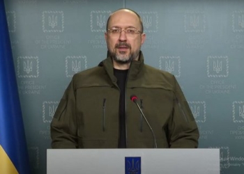 Кабмин утвердил выплаты переселенцам и тем, кто их принимает: размер помощи