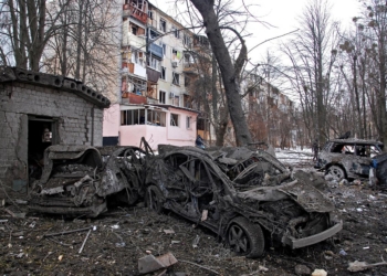 В Сумах уже 18 погибших, разбор завалов продолжается (ФОТО 18+)