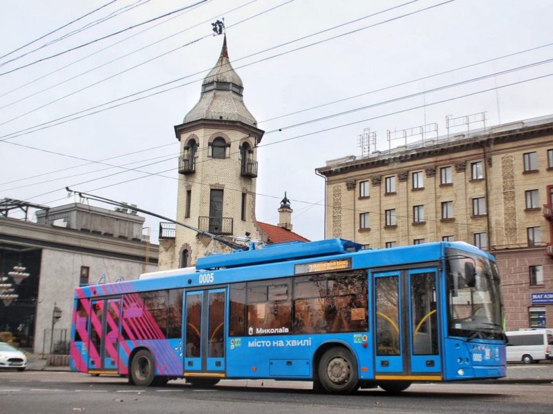 За якими маршрутами сьогодні у Миколаєві курсує 167 одиниць транспорту
