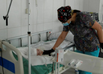 В Мариуполе российский оккупант выстрелил в лицо 11-летней девочке, она чудом выжила (ВИДЕО)