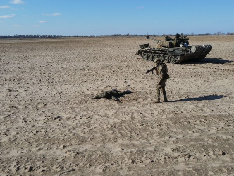 Российский солдат пригнал на украинские позиции танк за вознаграждение