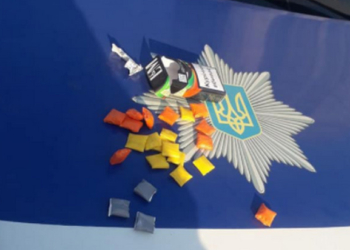 В Николаеве патрульные задержали закладчиков с 23 дозами накротиков
