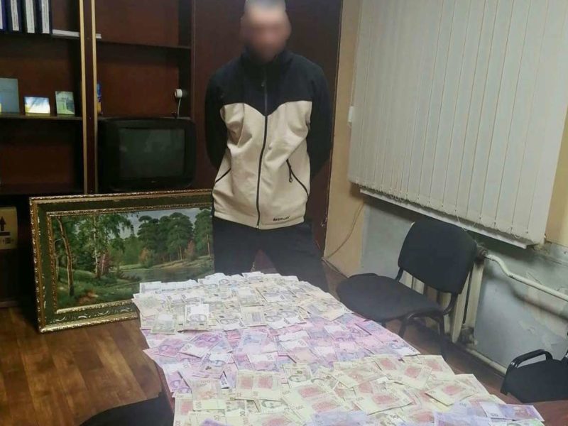 В Николаевской области задержан мародер из Херсона, укравший из терминала на разбитой АЗС 90 тыс.грн. (ФОТО)
