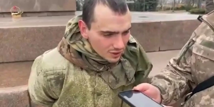 «Я еще никого не убивал»: полонені росіяни на головній площі Миколаєва (ФОТО, ВІДЕО)