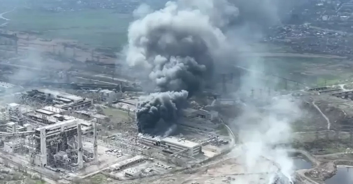 Окупанти фактично застосували зброю для «килимових» бомбардувань – Білецький по бомбардування лікарні біля «Азовсталі» у Маріуполі