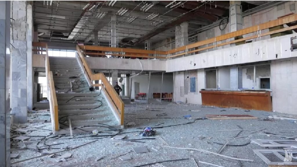 Журналісти показали, як зараз виглядає зруйнований рашистами Миколаївський аеропорт (ВІДЕО) 1
